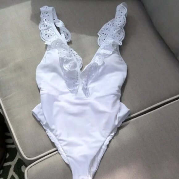 White Swimsuit Size L Eyelet Ruffle Plunge Cheeky Monokini Bachelorette - Picture 4 of 7